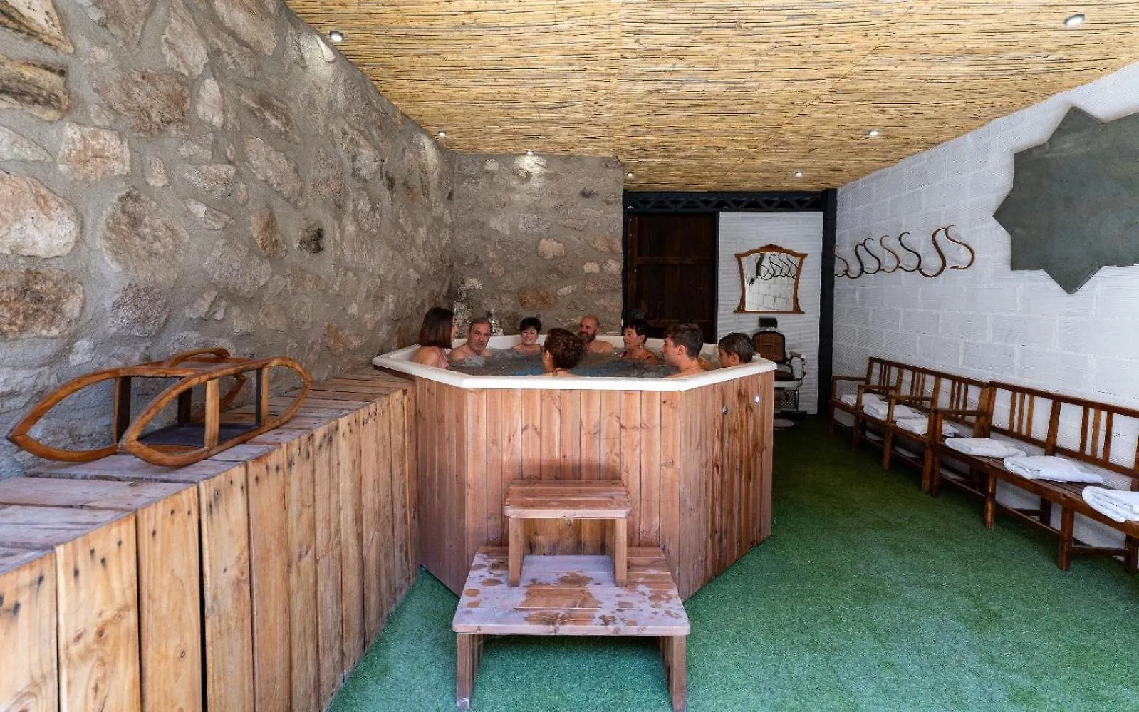 Can Salva Amb Jacuzzi Privat Torroella de Fluvia Spain